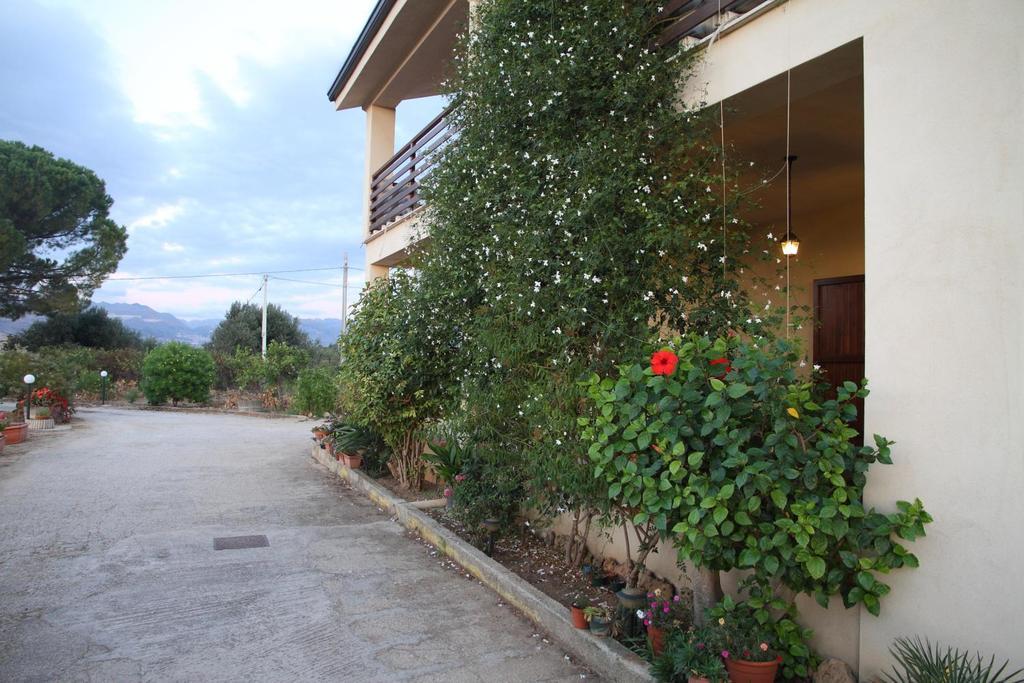 "Green" B&B Il Bracco Partinico Luaran gambar